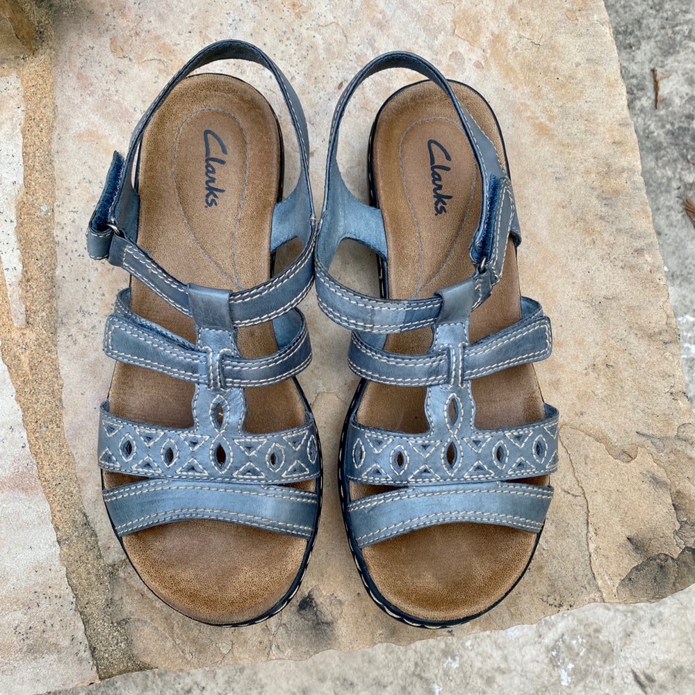 Clark’s pewter sandals 7W